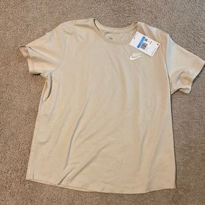 Nike tee